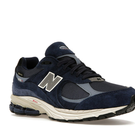 New Balance 2002R Gore-Tex Navy Arctic Grey M2002RXF, trois-quarts avant extérieur