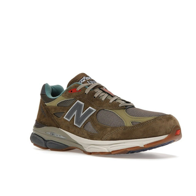 New Balance 990 v3 Bodega Here To Stay M990BD3, trois-quarts avant extérieur