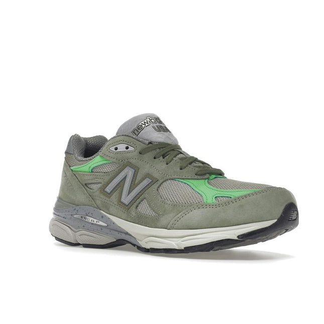 New Balance 990 V3 Patta Keep Your Family Close M990PP3, trois-quarts avant extérieur