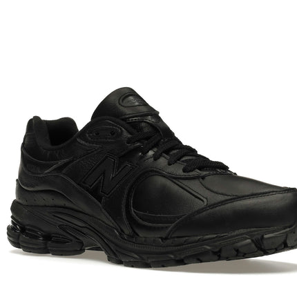 New Balance 2002R Black ML2002RK, trois-quarts avant extérieur