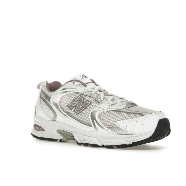 New Balance 530 Ice Wine MR530SGC, trois-quarts avant extérieur