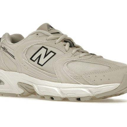 New Balance 530 Ivory MR530SH, trois-quarts avant extérieur