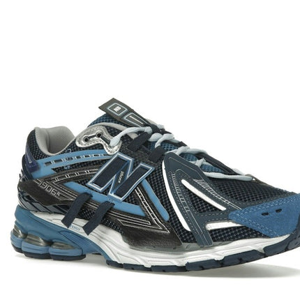 New Balance 1906A Deep Blue U1906AB, trois-quarts avant extérieur