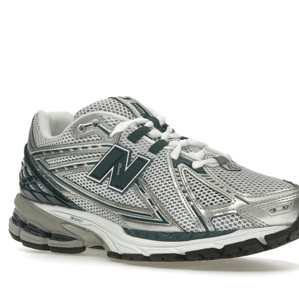 New Balance 1906R Silver Metallic Deep Ocean U1906RCE, trois-quarts avant extérieur