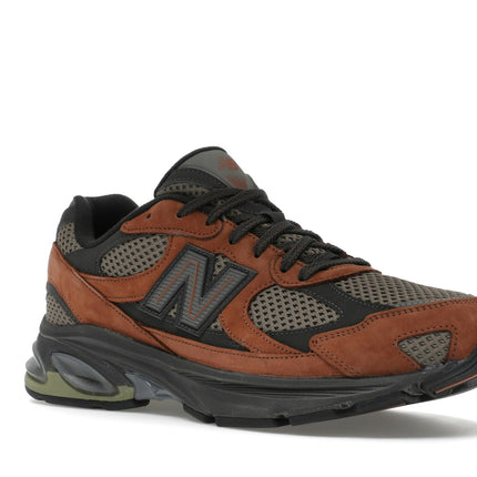 New Balance 2010 Brown U2010ANV, trois-quarts avant extérieur