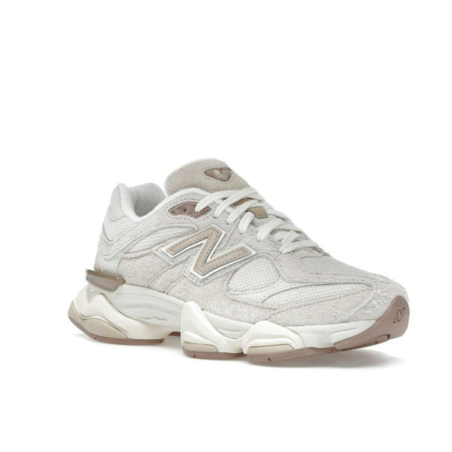 New Balance 9060 Bisque Sea Salt U9060CCB, trois-quarts avant extérieur