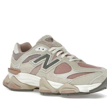 New Balance 9060 Flat Taupe Light Sparrow Foot Locker Exclusive U9060CWF, trois-quarts avant extérieur