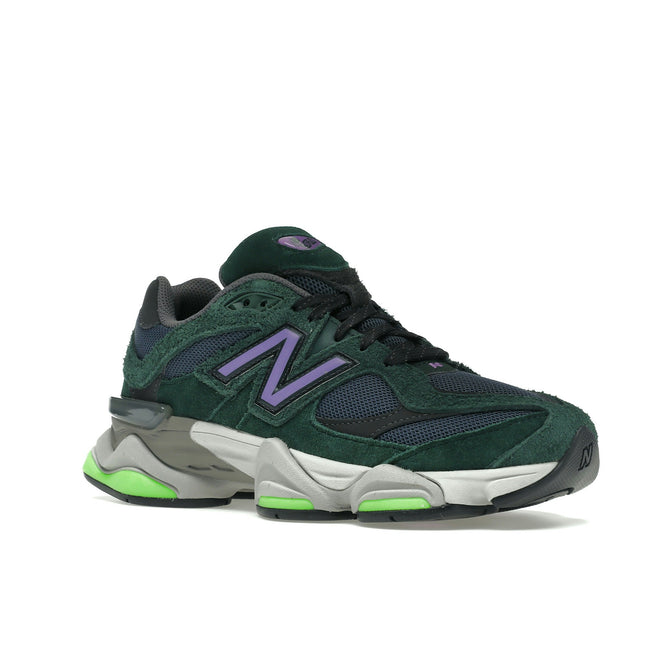 New Balance 9060 Nightwatch U9060GRE, trois-quarts avant extérieur