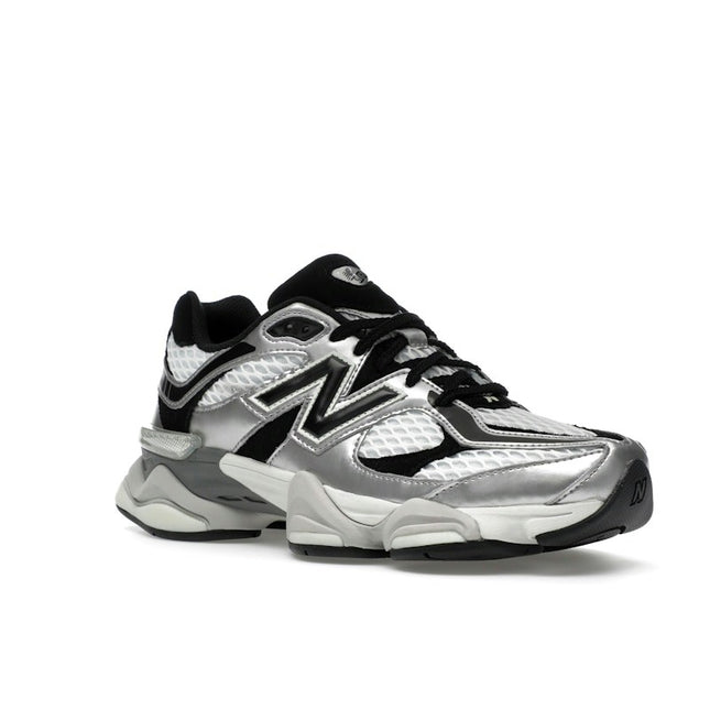 New Balance 9060 Shoe Palace Metallic U9060SP, trois-quarts avant extérieur