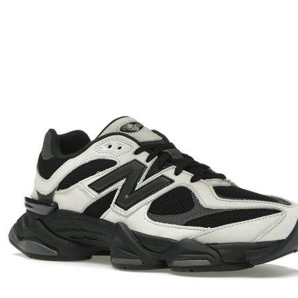 New Balance 9060 Off White Black U9060ZBS, trois-quarts avant extérieur