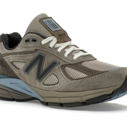 New Balance 990v4 MiUSA Auralee Grey U990AR4, trois-quarts avant extérieur