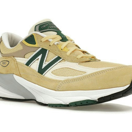 New Balance 990v6 MiUSA Sulphur Green U990TE6, trois-quarts avant extérieur